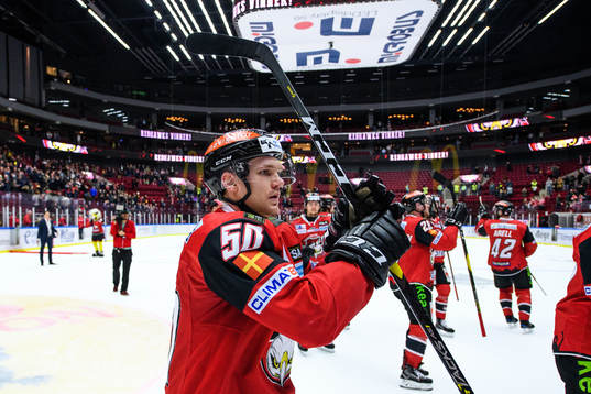 Malmö Redhawks Tobias Ekberg jublar