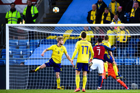 Filip Helander of Sweden and Joshua King of Norway