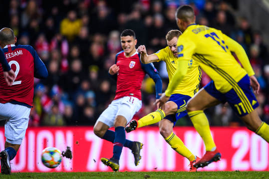 Sebastian Larsson of Sweden