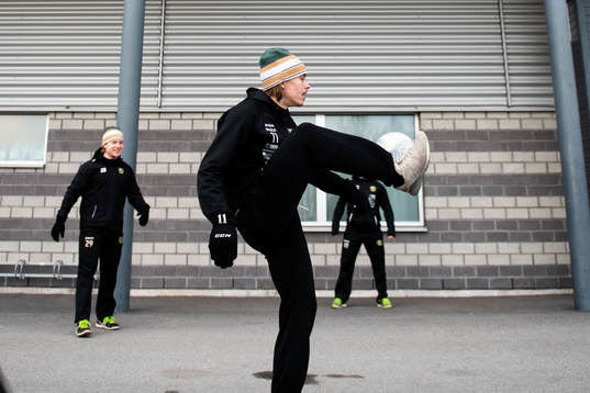 Färjestads Joakim Nygård värmer upp