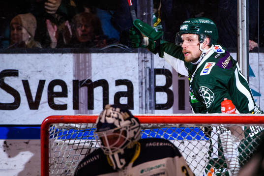 Färjestads Alexander Johansson jublar