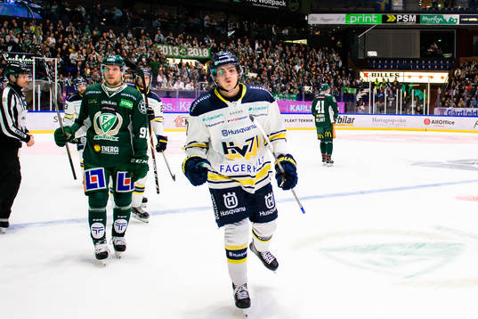 s Isac Brännström jublar