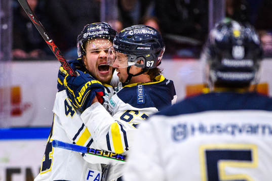 s Mikko Lehtonen och Christoffer Törngren jublar