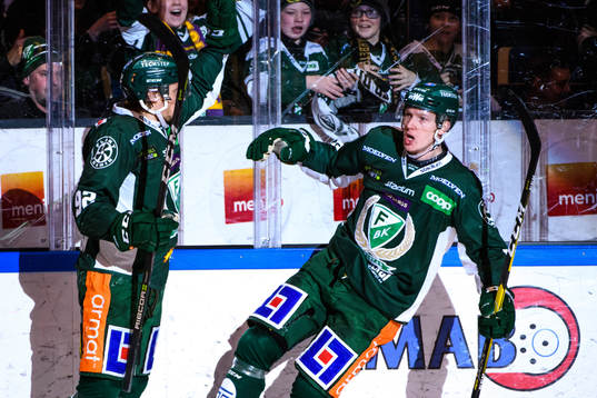 Färjestads Jesper Olofsson och Gustav Rydahl jublar