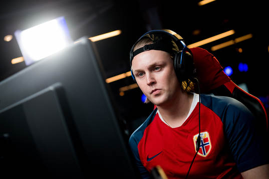 Bläddra bland fler bilder av E-sports, E-football, International Friendly, Norway - Sweden