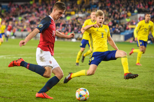Markus Henriksen of Norway and Filip Helander of Sweden