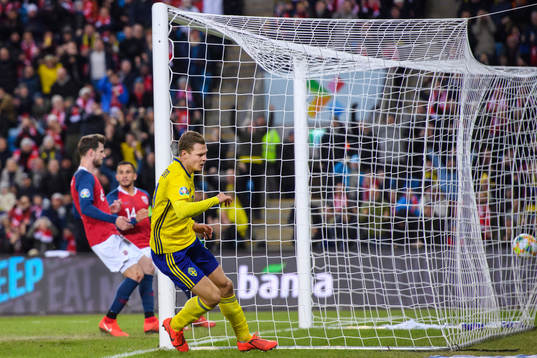 Viktor Claesson of Sweden scores the 2-1 goal