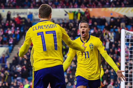 Robin Quaison of Sweden celebrates with Viktor Claesson