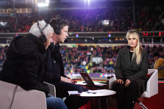 Julie Strømsvåg in the TV2 tv studio