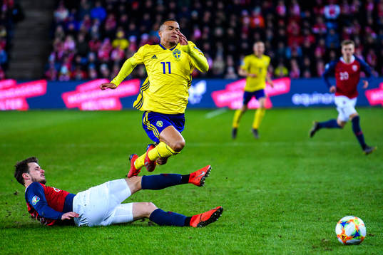 Håvard Nordtveit of Norway and Robin Quaison of Sweden