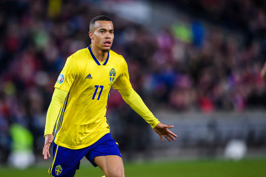 Robin Quaison of Sweden celebrates the 2-2 goal