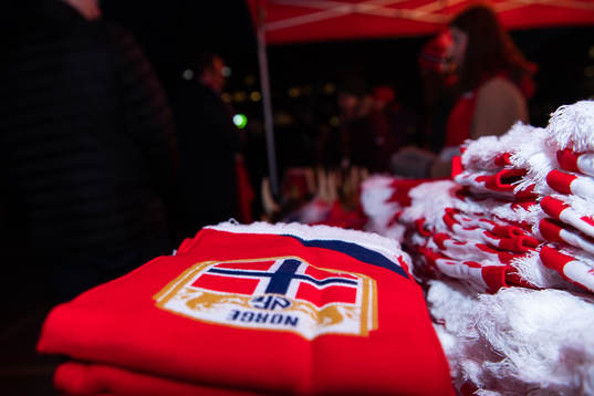 A scarf with a Norwegian flag
