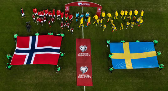 Players of Norway and Sweden