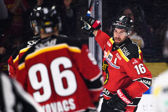 Luleås Niklas Olausson jublar