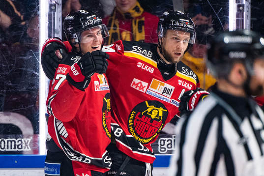 Luleås Isac Lundeström och Johan Harju jublar