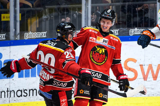 Luleås Erik Gustafsson och Jesper Sellgren jublar