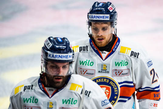 Växjös Linus Fröberg och Brendan Shinnimin deppar