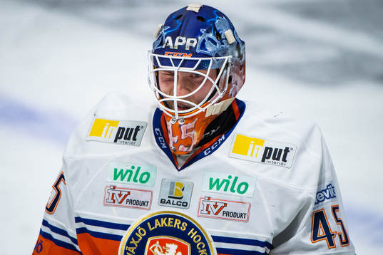 Växjös målvakt Viktor Andrén deppar