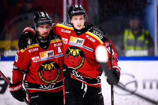 Luleås Niklas Olausson och Carl Mattsson jublar
