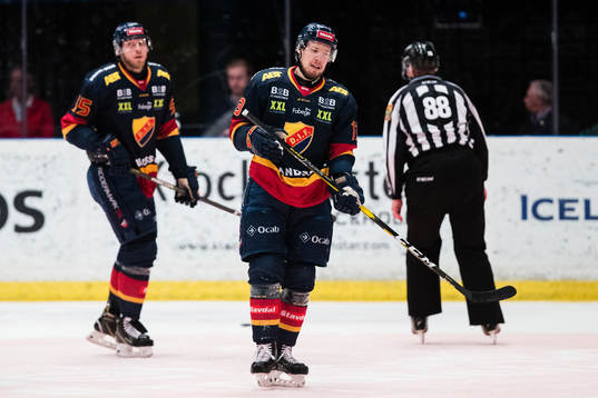 Djurgårdens Alexander Urbom och Petteri Wirtanen deppar