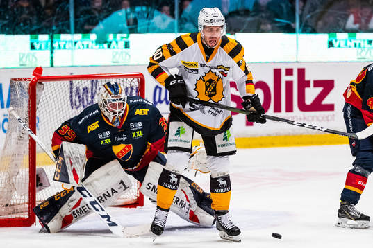 Djurgårdens målvakt Adam Reideborn och Skellefteås