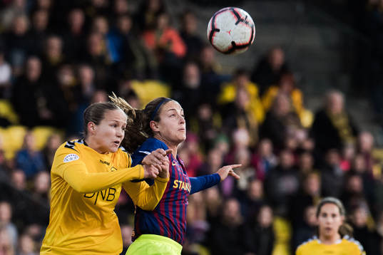 Guro Reiten of LSK Kvinner and Alexia of Barcelona