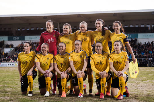 Goalkeeper Cecilie Fiskerstrand (2nd row), Emilie Bosshard