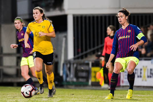 Emilie Bosshard Haavi of LSK Kvinner and Marta of Barcelona