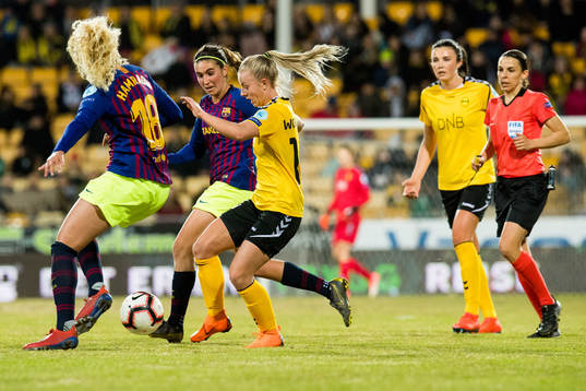 Mariona of Barcelona and Emilie Marie Woldvik of LSK Kvinner
