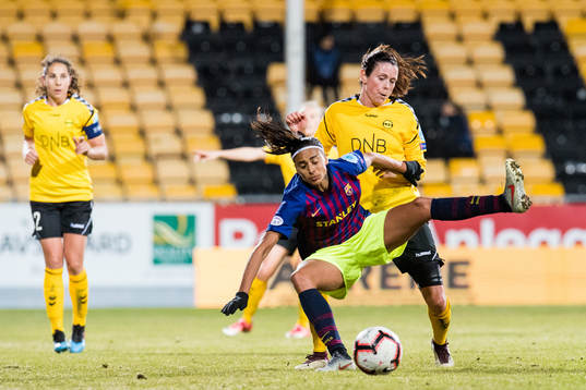 Andressa Alves of Barcelona and Isabell Bachor of LSK