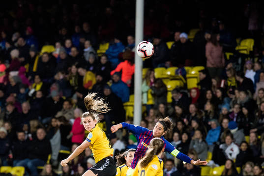 Emilie Bosshard Haavi of LSK Kvinner and Marta of Barcelona