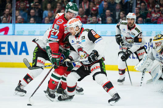 Frölundas Ponthus Westerholm och Malmö Redhawks Johan