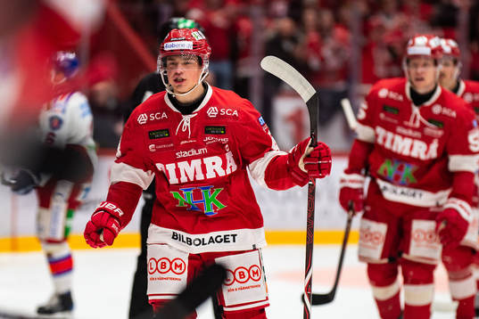 Timrås Gustav Nielsen jublar