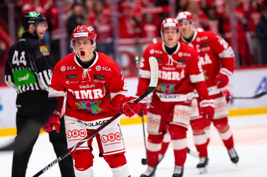 Timrås Gustav Nielsen jublar