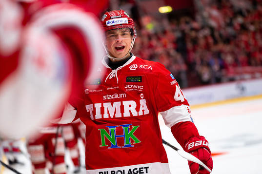 Timrås Gustav Nielsen jublar
