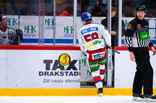 Oskarshamns Oskar Nilsson utvisas