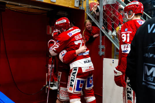 Timrås Vilmos Gallo och Hampus Larsson jublar