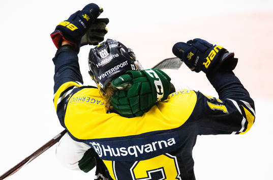 s Oscar Sundh och Färjestads Theodor Lennström