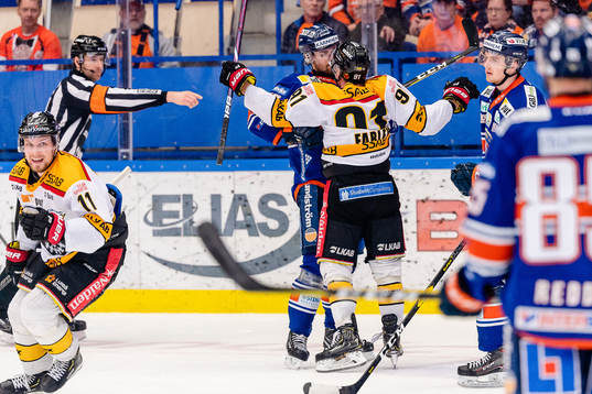Luleås Austin Farley mot Växjös Arvid Lundberg