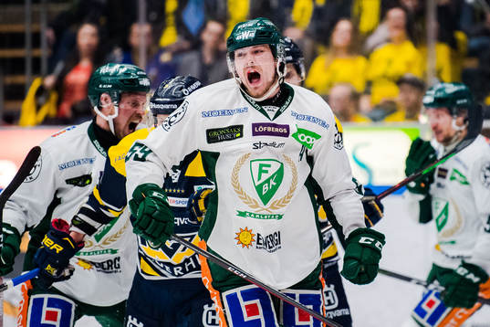 Färjestads Linus Johansson jublar