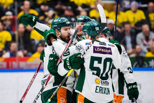 Färjestads Linus Johansson jublar