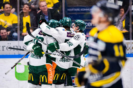 Bläddra bland fler bilder av Ishockey, SHL, Kvartsfinal 4, HV71 - Färjestad