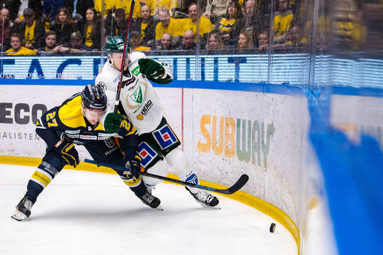 s David Gustafsson och Färjestads Johan Ryno