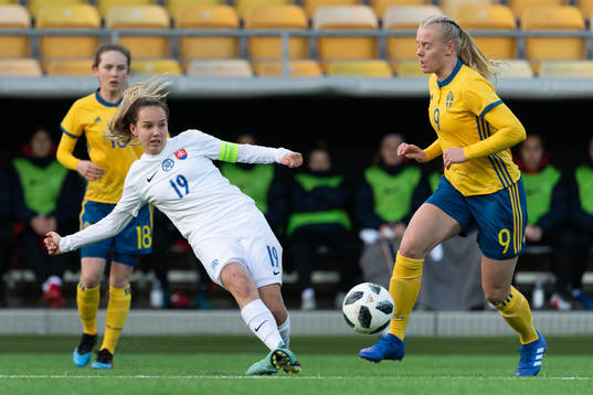 Slovakiens Nikol Mazuchova och Sveriges Nina Koppang