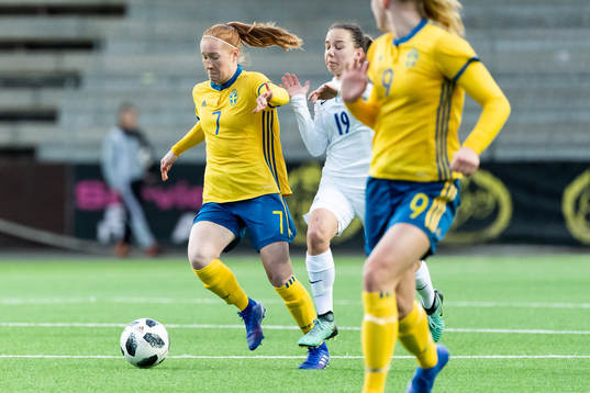 Sveriges Tilde Johansson och Slovakiens Nikol Mazuchova