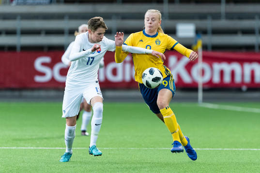 Slovakiens Sara Krsiakova och Sveriges Nina Koppang