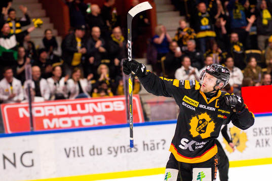Skellefteås Oscar Möller jublar