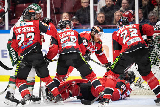 Frölundas Joel Lundqvist gör 0-1 bakom Malmö Redhawks