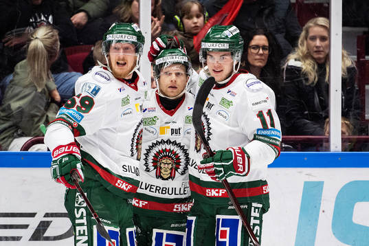 Frölundas Simon Hjalmarsson och Samuel Fagemo jublar