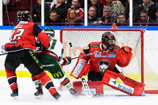 Frölundas Ryan Lasch gör 0-2 bakom Malmö Redhawks